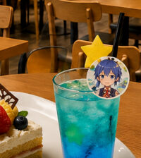 コラボカフェの店舗とメニューを確認しながら費用設計を行うイメージ