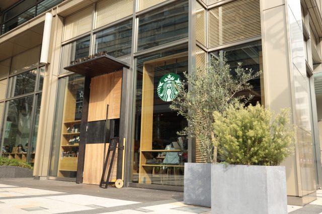 スタバ　店舗外観